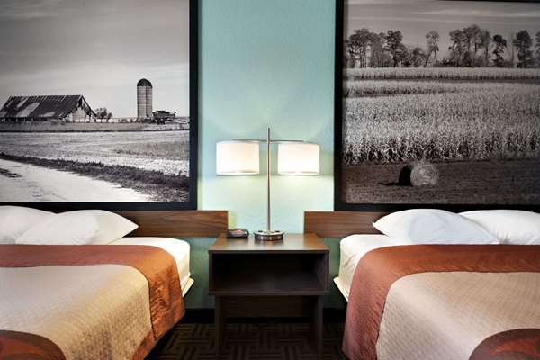  - Super 8 Hotel Effingham - I-57 & I-70, Exit 160