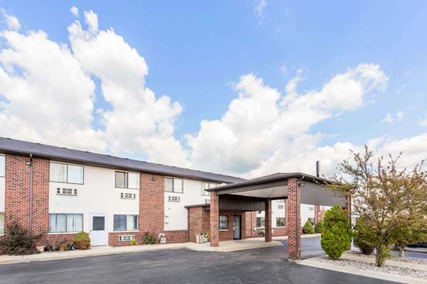 Exterior view - Super 8 Hotel Bourbonnais - I-57, Exit 315