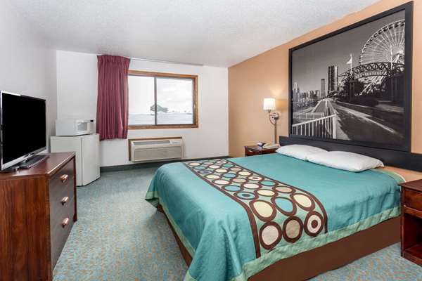  - Super 8 Hotel Bourbonnais - I-57, Exit 315