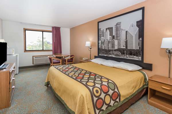  - Super 8 Hotel Bourbonnais - I-57, Exit 315