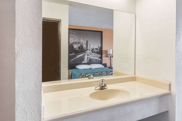  - Super 8 Hotel Bourbonnais - I-57, Exit 315