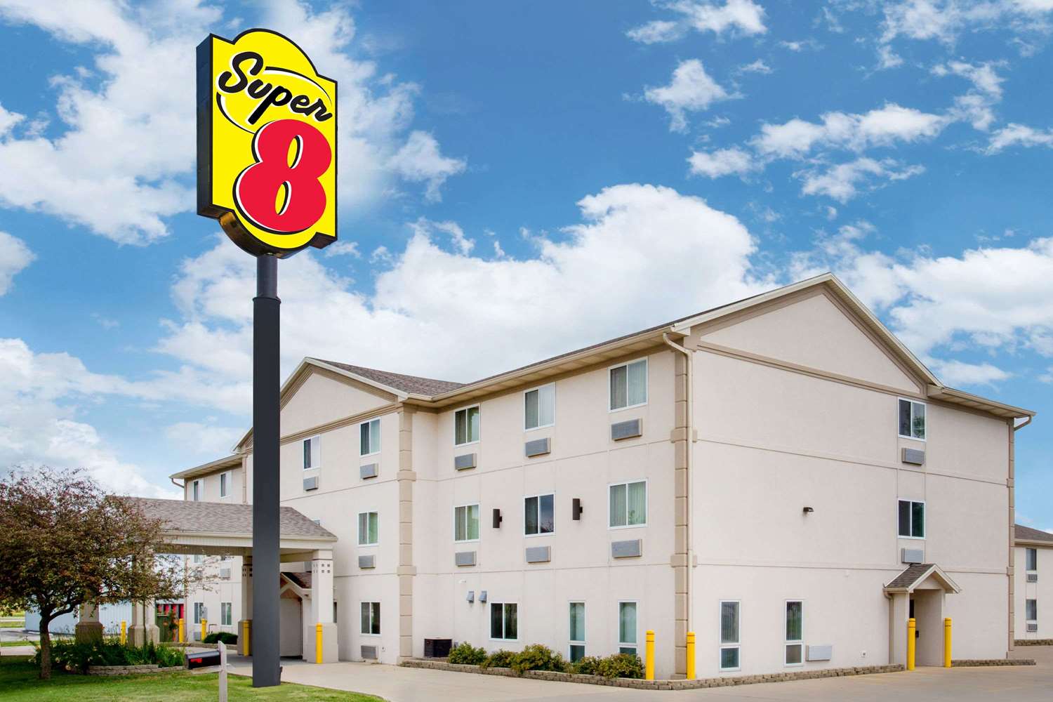 Super 8 Hotel El Paso I39, Exit 14, IL See Discounts