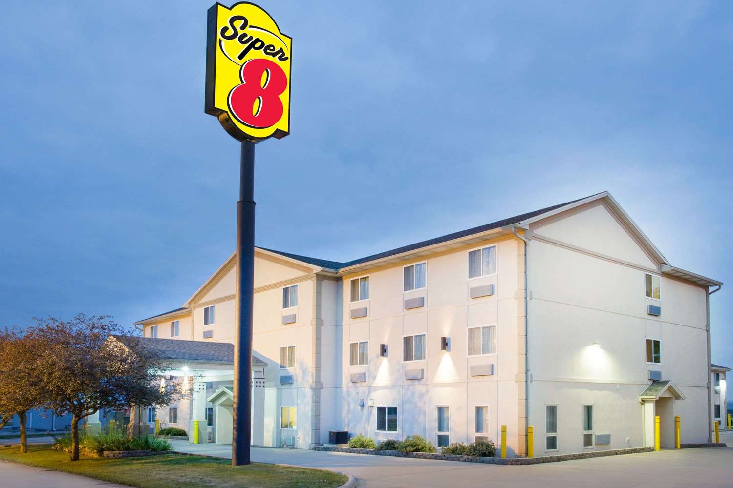 Super 8 Hotel El Paso I39, Exit 14, IL See Discounts