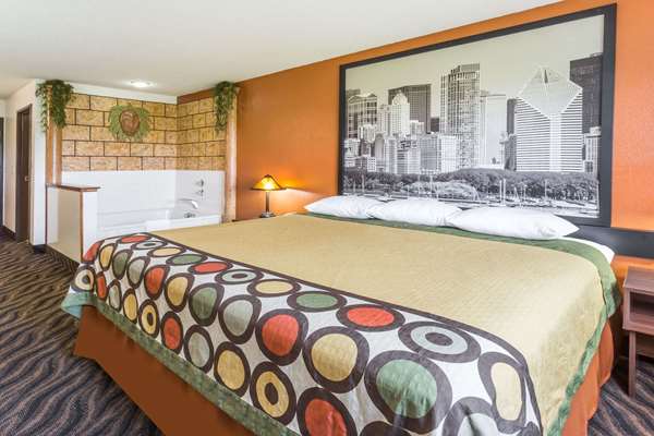 Suite - Super 8 Hotel Dixon