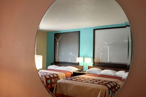  - Super 8 Hotel East Peoria - I-74, Exit 96