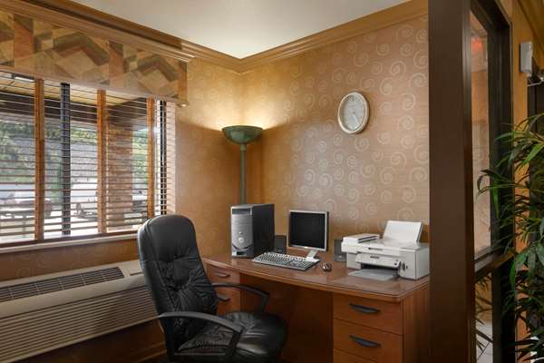 Conference Area - Super 8 Hotel East Peoria - I-74, Exit 96