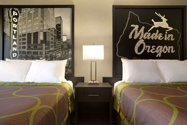  - Super 8 Hotel Portland - I-205, Exit 24