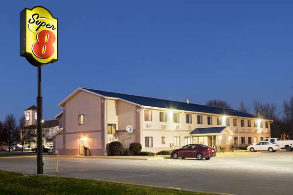 Exterior view - Super 8 Hotel Danville - I-74, Exit 220