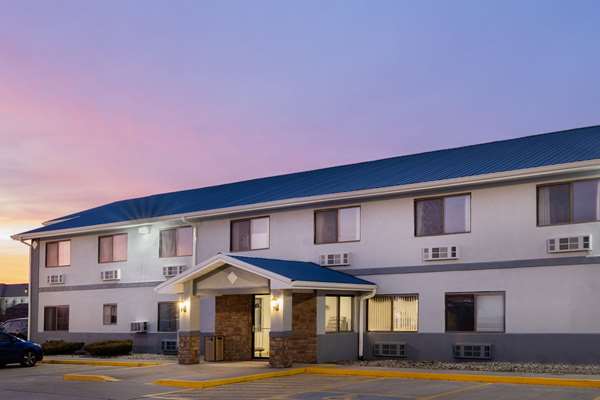 Exterior view - Super 8 Hotel Danville - I-74, Exit 220