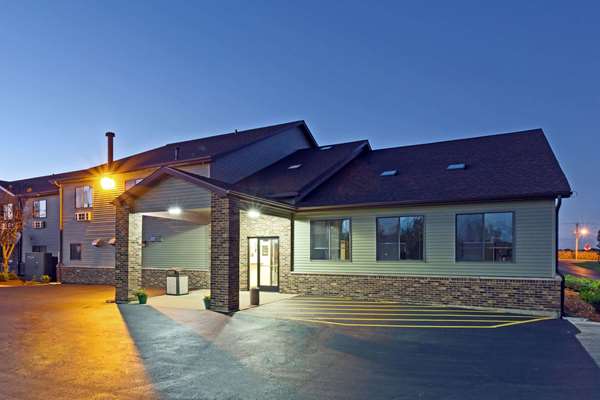 Exterior view - Super 8 Hotel DeKalb - I-88, Exit 91