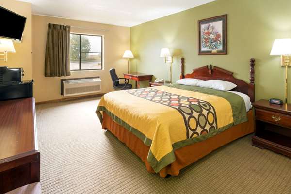  - Super 8 Hotel DeKalb - I-88, Exit 91