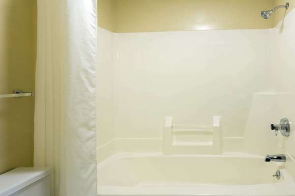  - Super 8 Hotel DeKalb - I-88, Exit 91