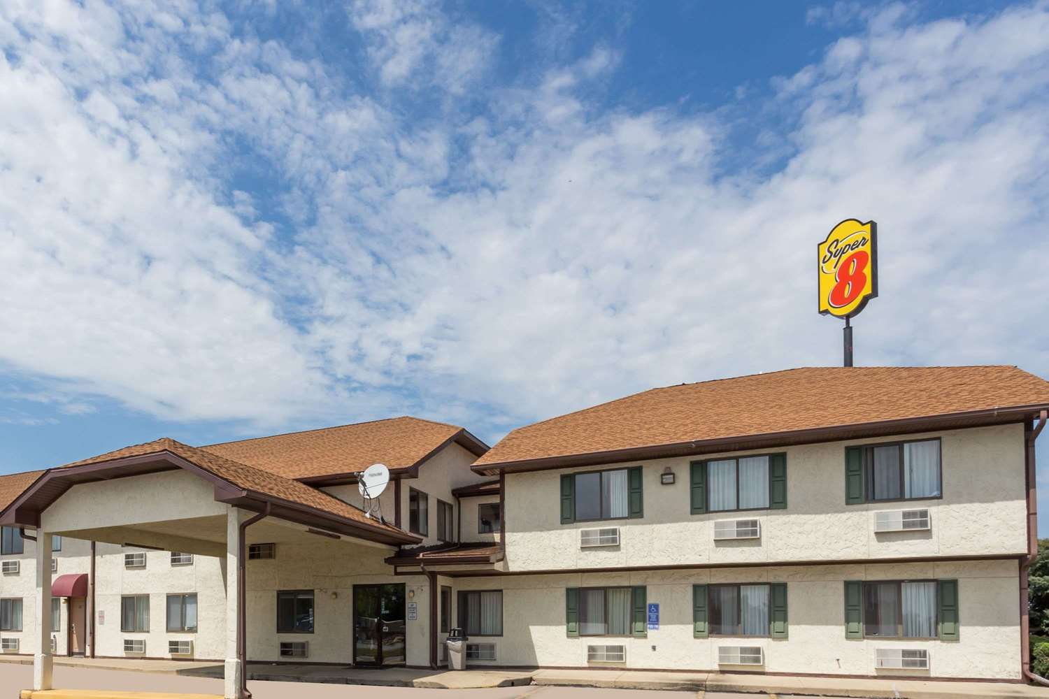 Super 8 Hotel Morris I80, Exit 112, IL See Discounts