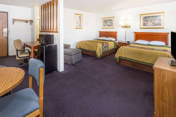  - Super 8 Hotel Pontiac - I-55, Exit 197