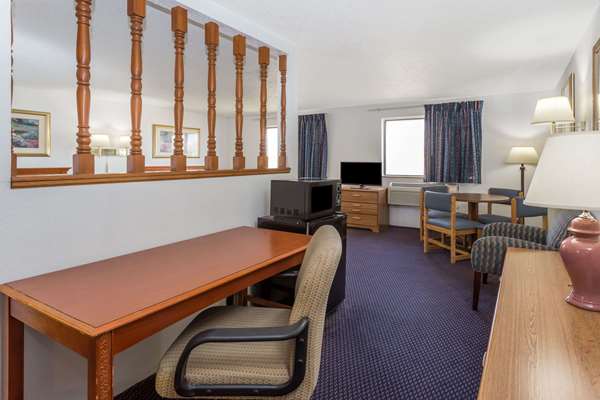  - Super 8 Hotel Pontiac - I-55, Exit 197