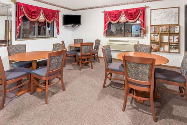  - Super 8 Hotel Pontiac - I-55, Exit 197