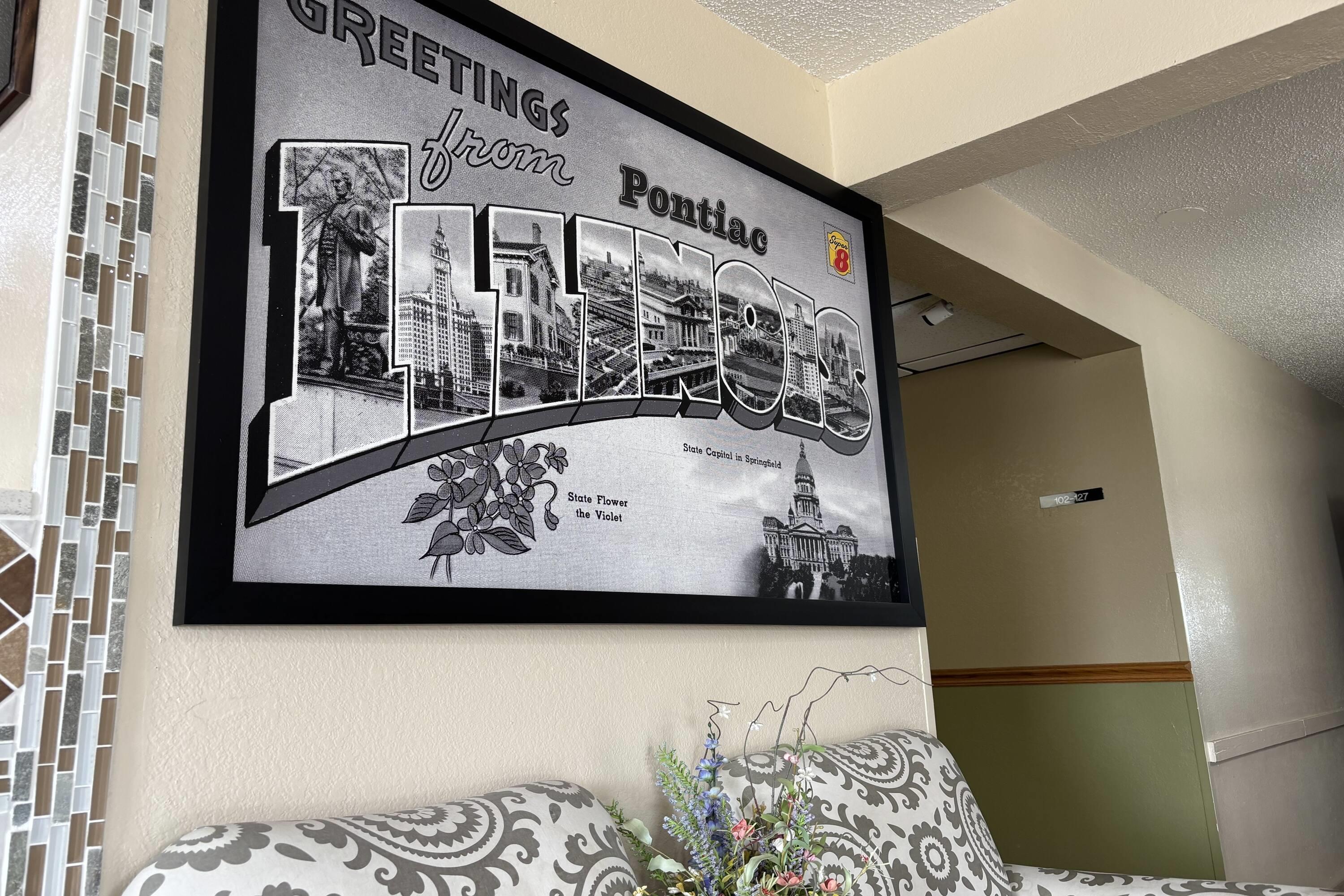 Lobby | Super 8 by Wyndham Pontiac