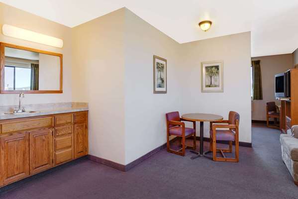  - Super 8 Hotel Klamath Falls