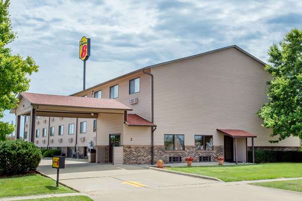 Exterior view - Super 8 Hotel Normal - I-55, Exit 165