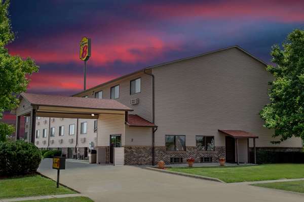 Exterior view - Super 8 Hotel Normal - I-55, Exit 165
