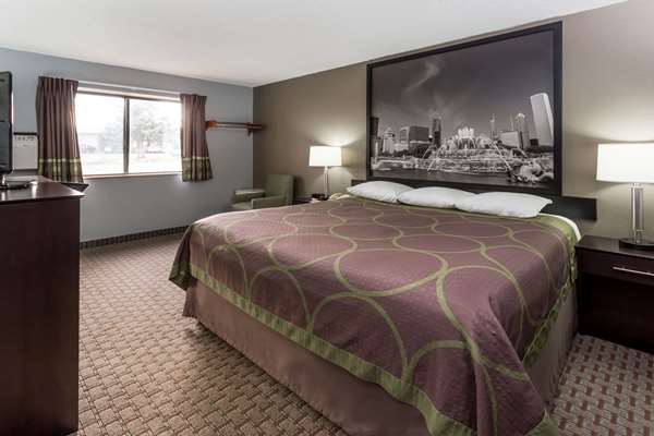  - Super 8 Hotel Mundelein