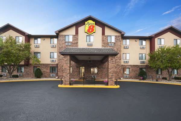 Exterior view - Super 8 Hotel Peoria - I-74, Exit 89