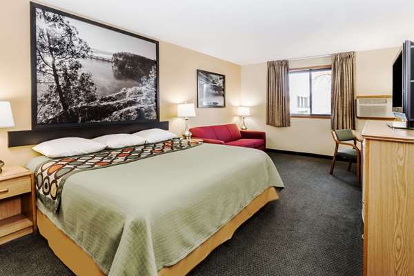  - Super 8 Hotel Ottawa - I-80, Exit 90