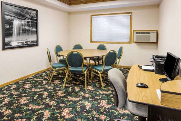Conference Area - Super 8 Hotel Ottawa - I-80, Exit 90
