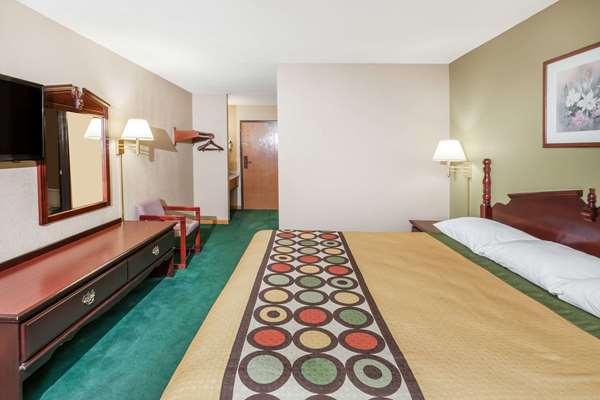  - Super 8 Hotel McLean - I-55, Exit 145