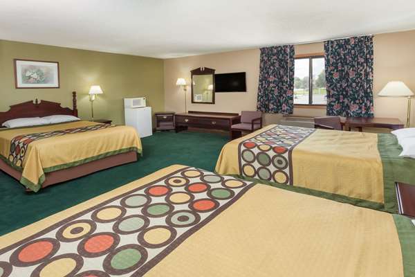Suite - Super 8 Hotel McLean - I-55, Exit 145