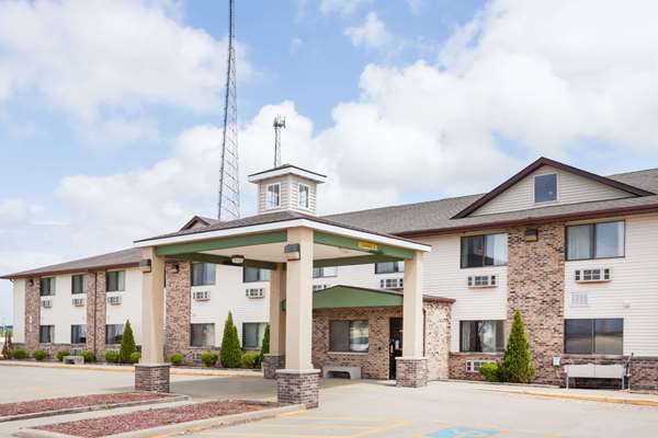 Exterior view - Super 8 Hotel McLean - I-55, Exit 145
