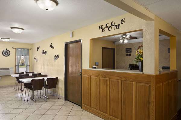  - Super 8 Hotel Mattoon - I-57, Exit 190