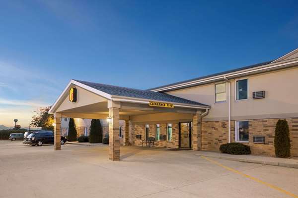 Exterior view - Super 8 Hotel Mattoon - I-57, Exit 190