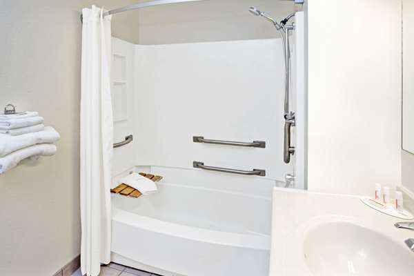  - Super 8 Hotel Mokena - I-80, Exit 145