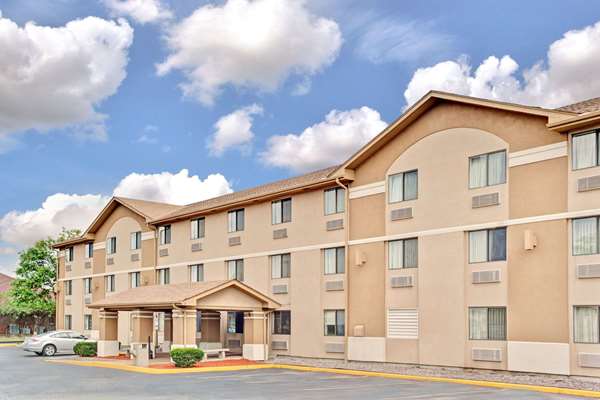 Exterior view - Super 8 Hotel Mokena - I-80, Exit 145