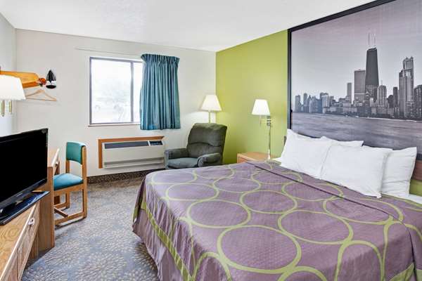  - Super 8 Hotel Mokena - I-80, Exit 145