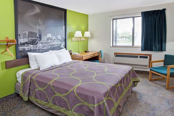  - Super 8 Hotel Mokena - I-80, Exit 145