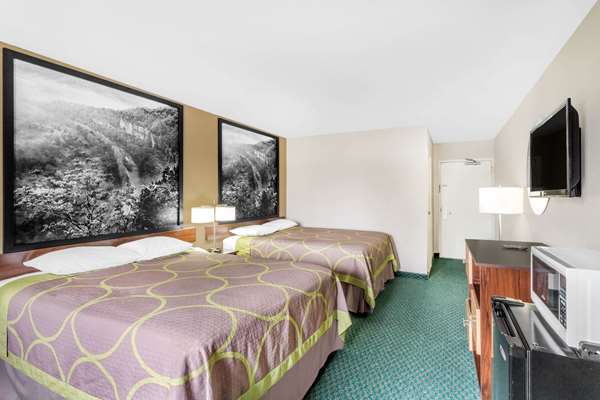  - Super 8 Hotel Bentonville - I-49, Exit 85