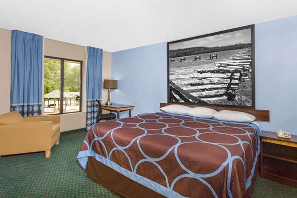  - Super 8 Hotel Bentonville - I-49, Exit 85