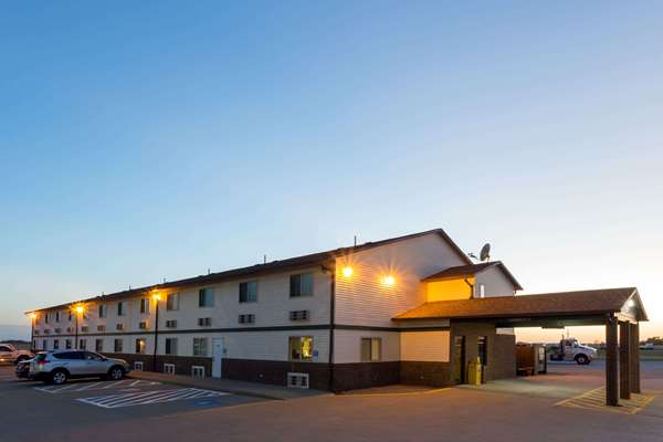Exterior view - Super 8 Hotel Mendota - I-39, Exit 72