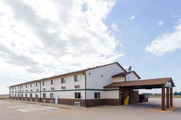 Exterior view - Super 8 Hotel Mendota - I-39, Exit 72