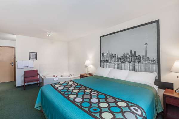 Suite - Super 8 Hotel Moose Jaw