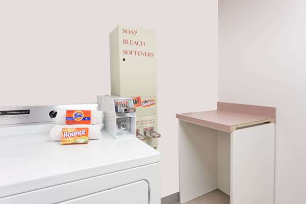  - Super 8 Hotel Moose Jaw