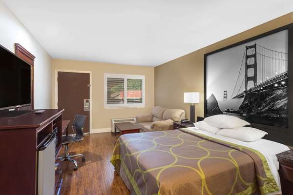  - Super 8 Motel Martinez