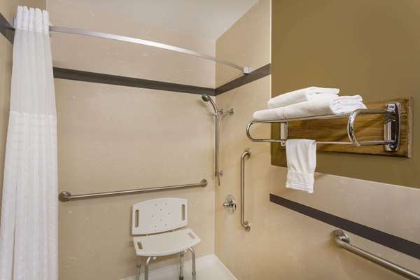  - Super 8 Motel Martinez