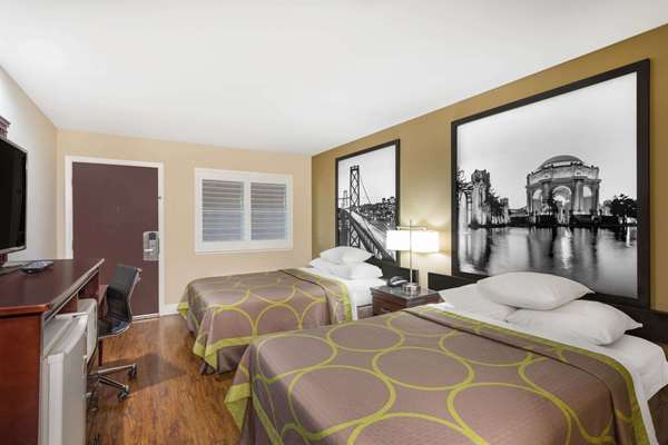  - Super 8 Motel Martinez