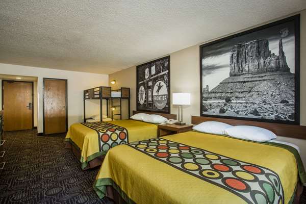  - Super 8 Hotel Flagstaff - I-40, Exit 201