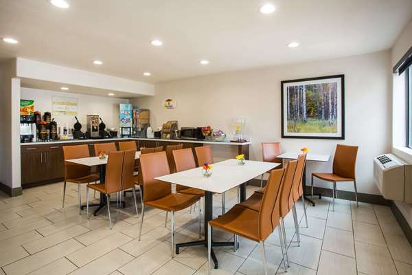  - Super 8 Hotel Flagstaff - I-40, Exit 201