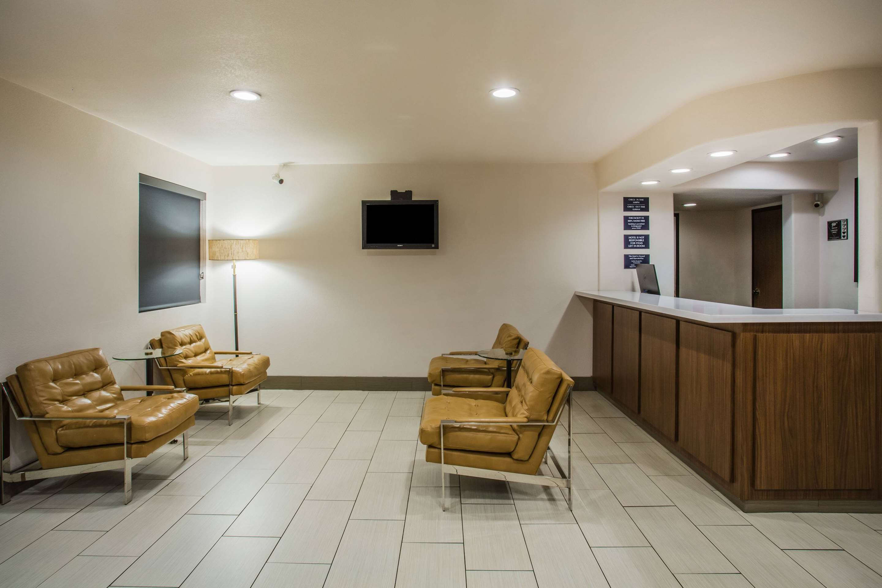 Lobby | Super 8 by Wyndham Flagstaff