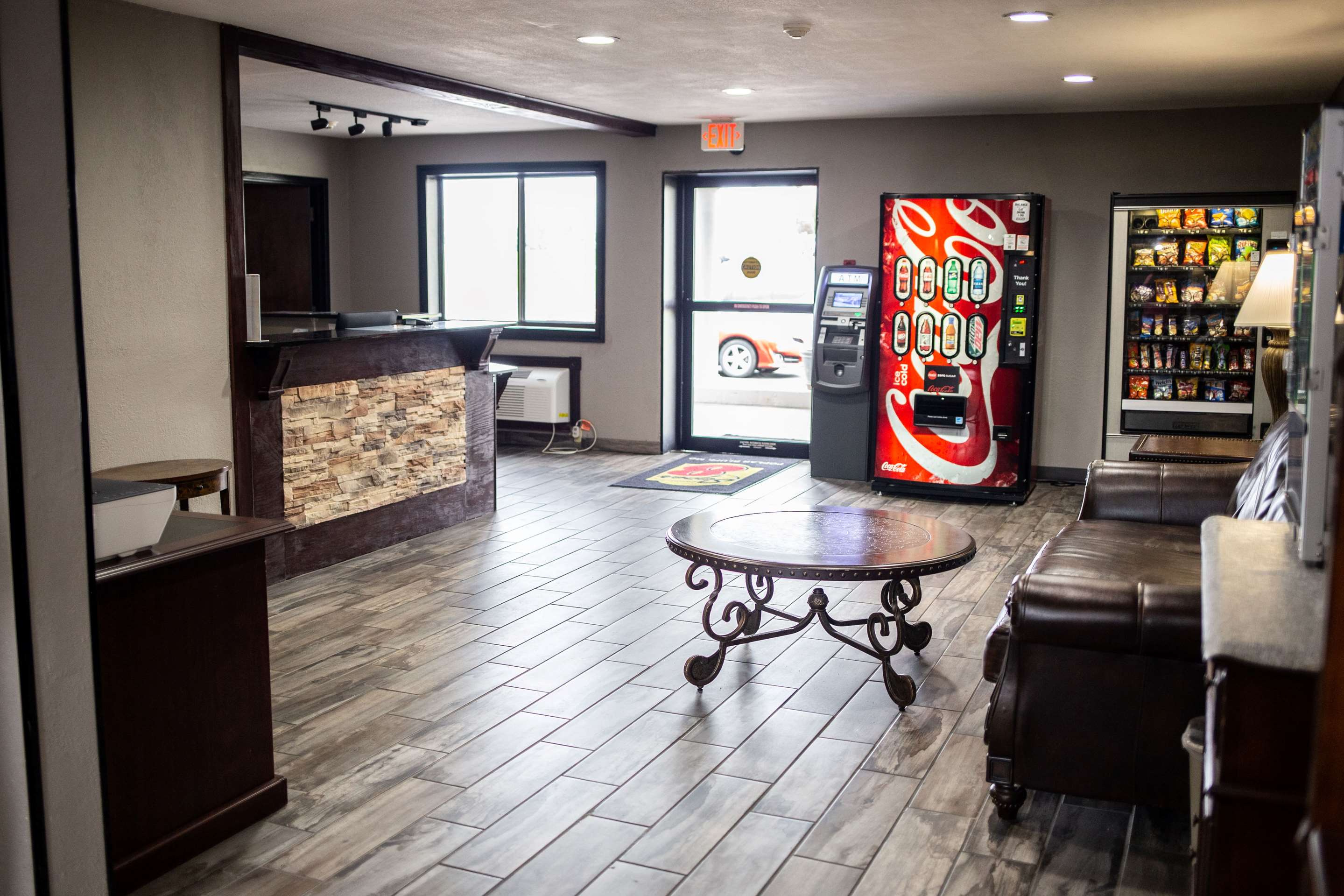 Lobby | Super 8 by Wyndham Poplar Bluff Missouri